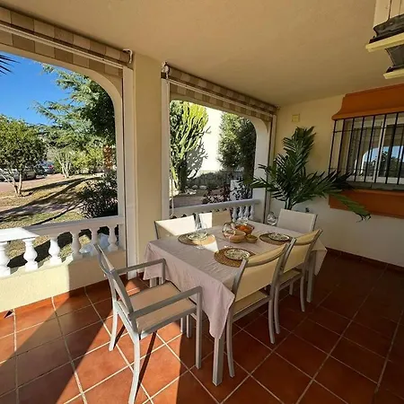 Nuevo Deluxe & Piscina Apartamento