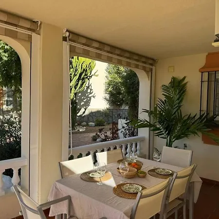 Nuevo Deluxe & Piscina Apartamento