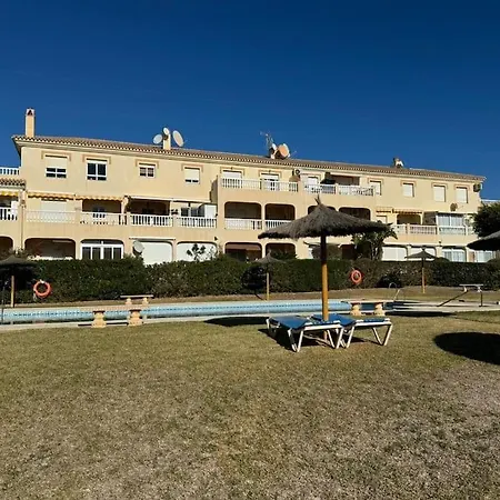 Nuevo Deluxe & Piscina *