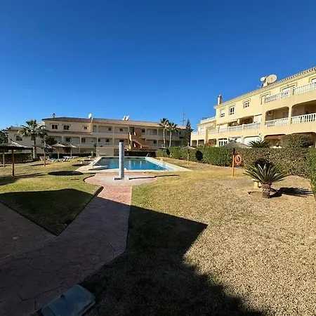 Nuevo Deluxe & Piscina *